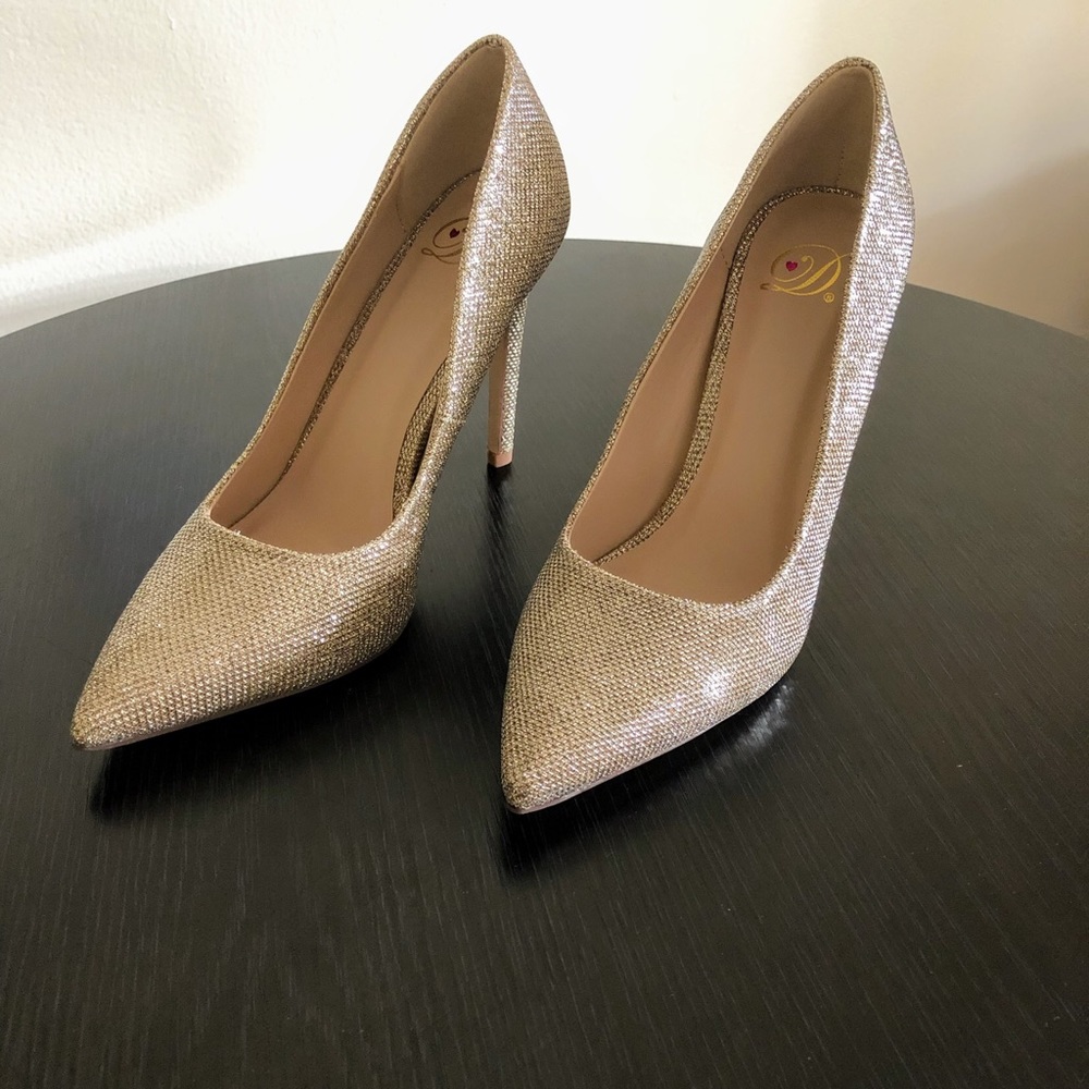 Heels - Picture 3 of 5